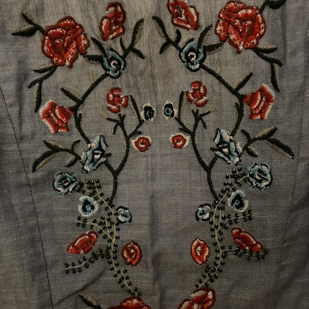 Embroidered Top With Open Back - image 3